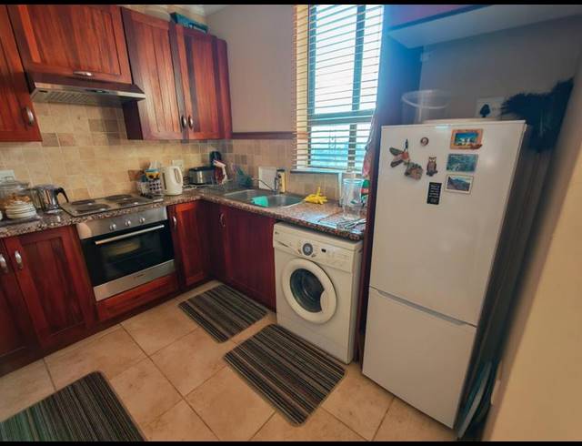 1 BEDROOM APARTMENT FOR SALE IN NEWLANDS
